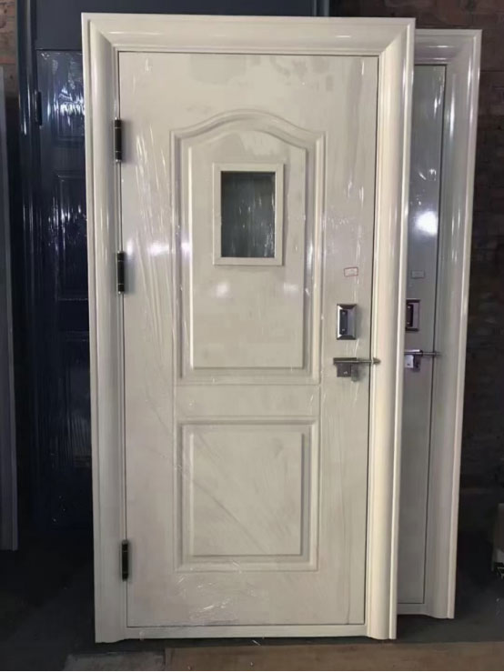 焉耆学校教室门