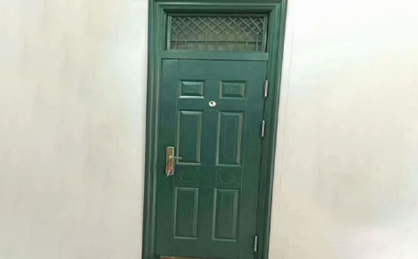 焉耆学校教室门