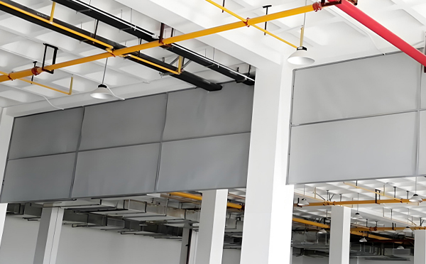 商场防烟分区常闭节点：焉耆挡烟垂壁高度与控制器接线图解