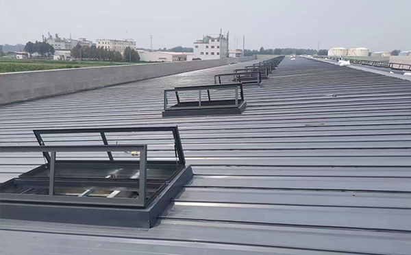 某中学室内体育馆焉耆排烟窗改造项目