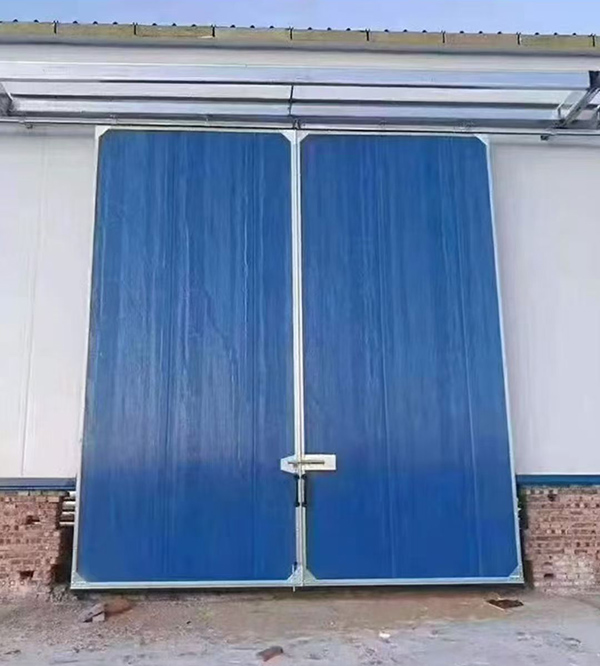 焉耆工业门在大型仓储物流通道中的应用实例